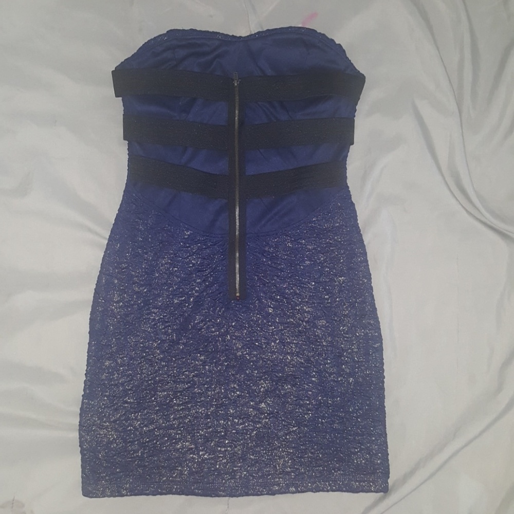Dress - Picture 3 of 7